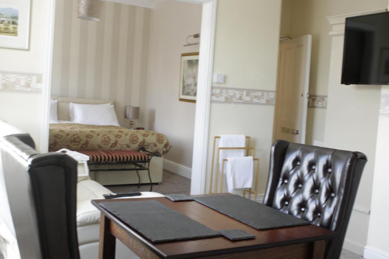 Clifton Villa Guest House Llandudno Esterno foto