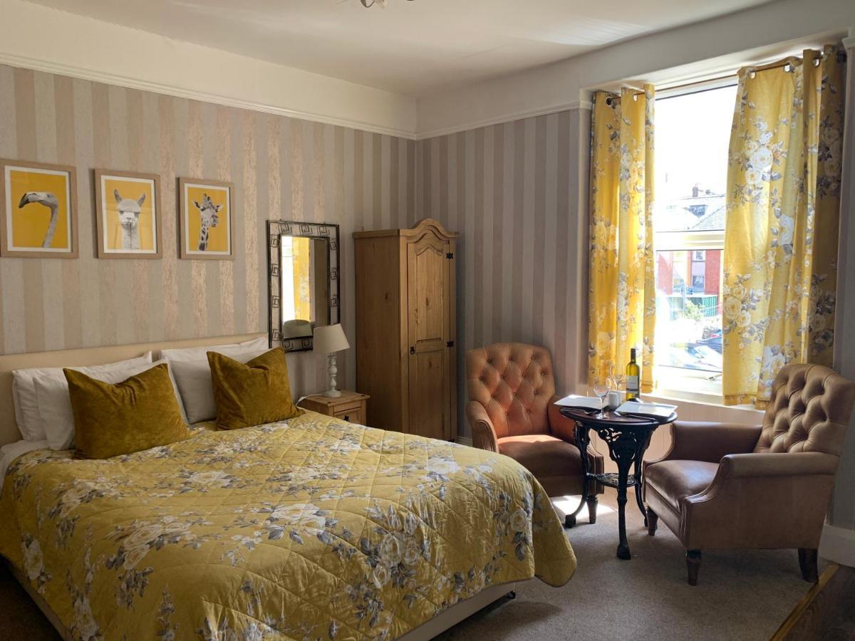 Clifton Villa Guest House Llandudno Esterno foto