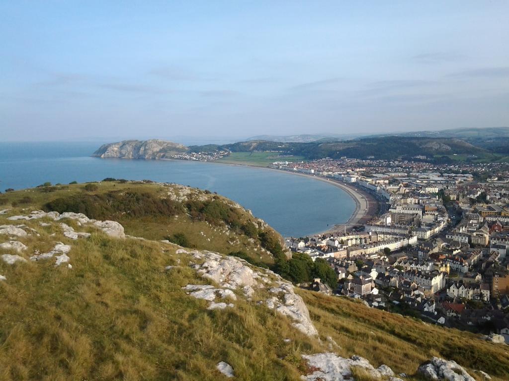 Clifton Villa Guest House Llandudno Esterno foto