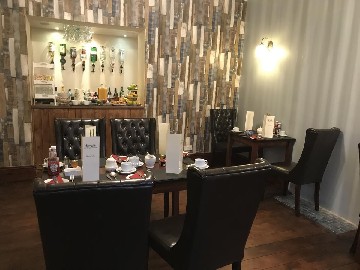Clifton Villa Guest House Llandudno Esterno foto