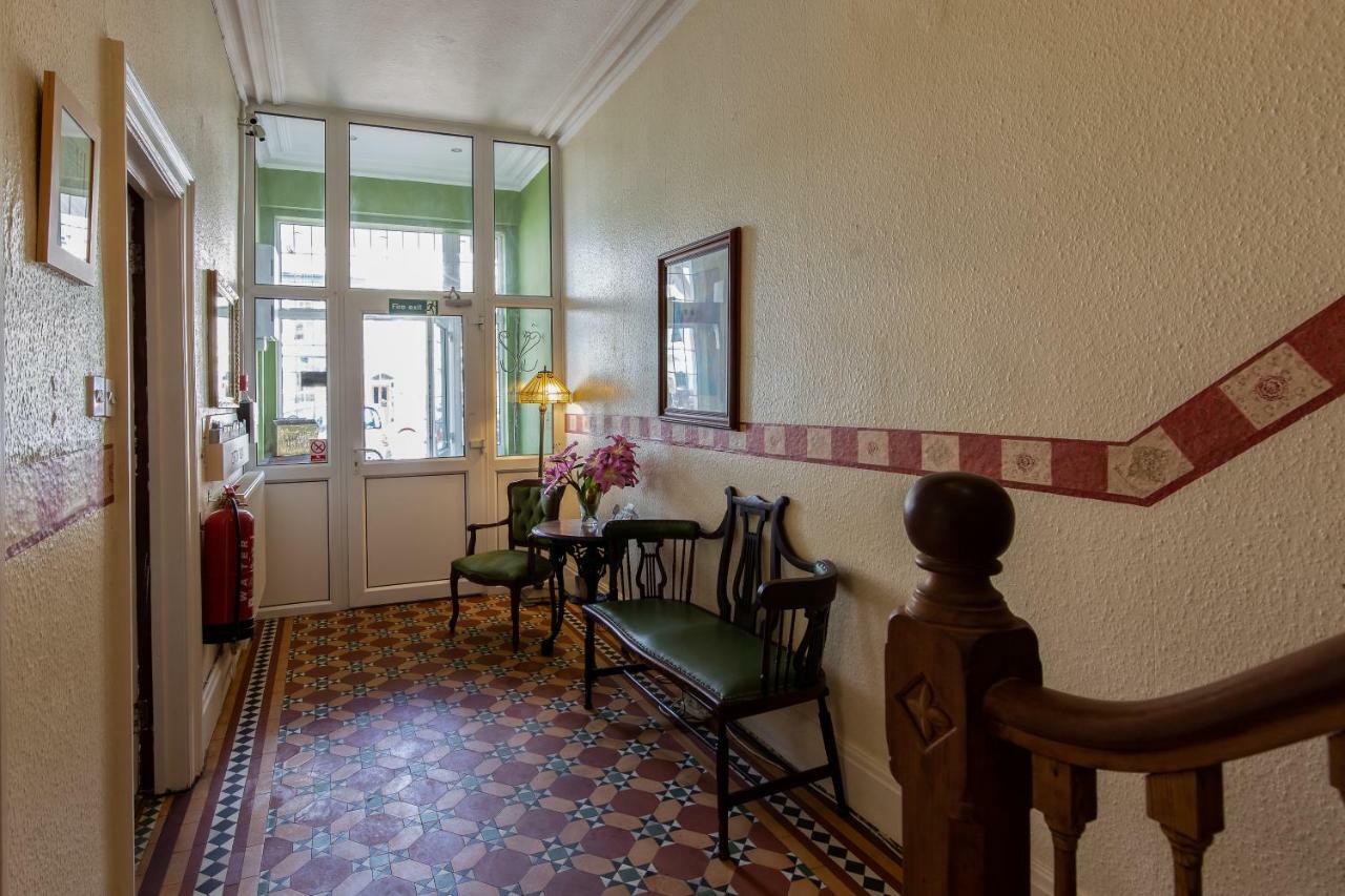 Clifton Villa Guest House Llandudno Esterno foto